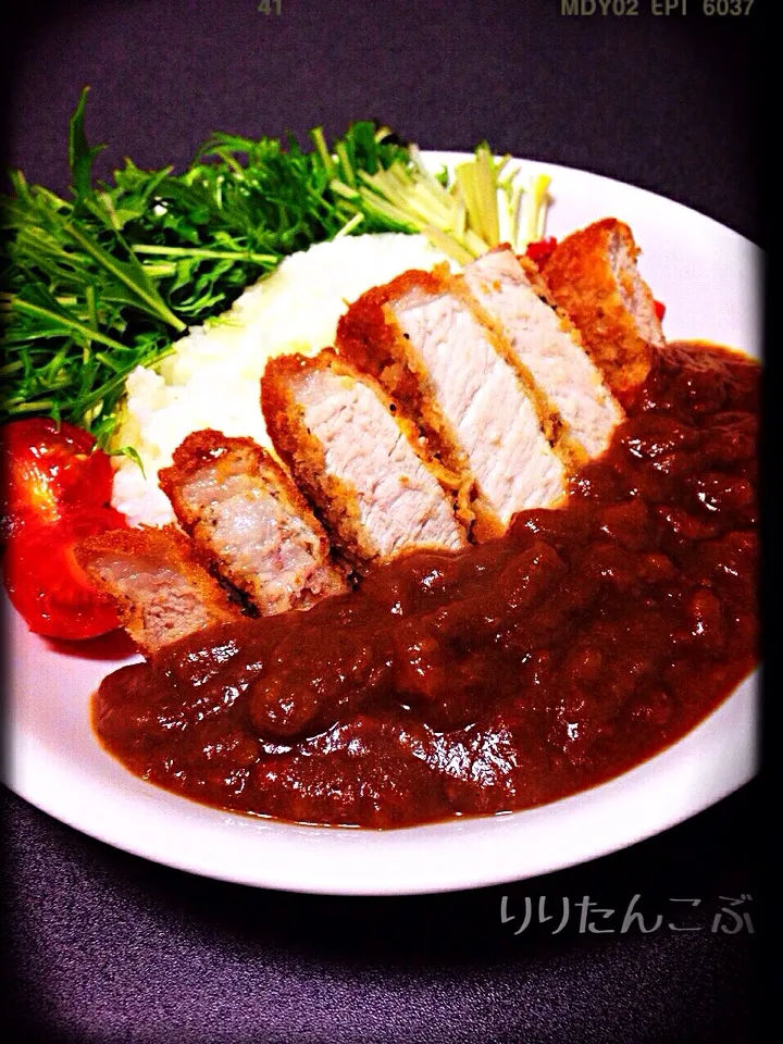 肉好きのための…叩いて叩いて❕👊💥分厚〜くしたふわっととんかつ カレー付き🍛|りりたんこぶさん