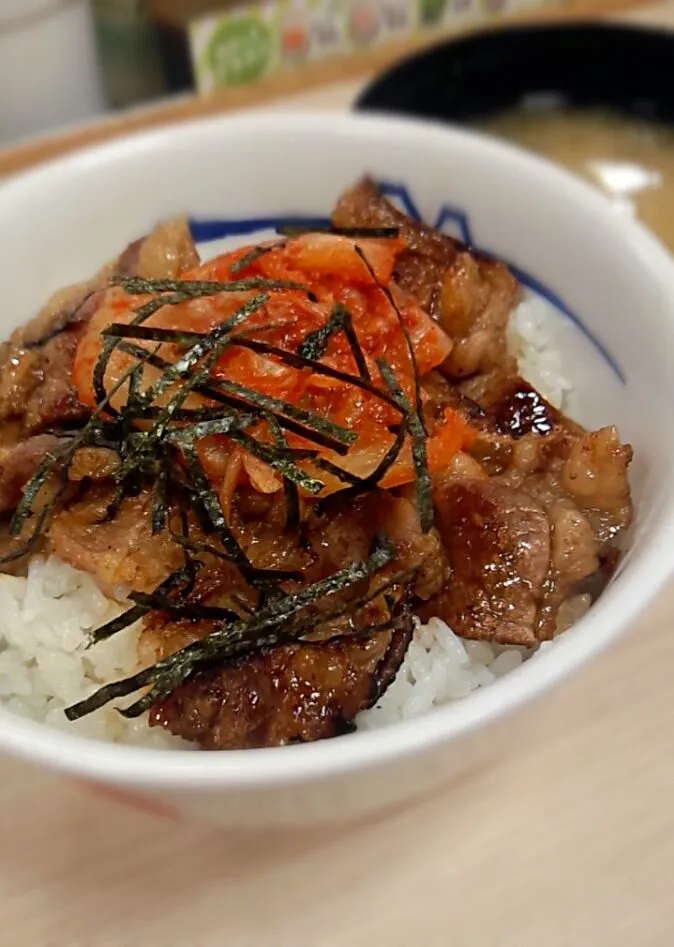 Snapdishの料理写真:キムカル丼　@松屋|平原知宏さん