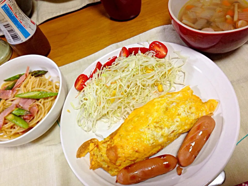 オムレツプレート・アスパラとベーコンの和風パスタ・野菜スープ|Mari Taroumaruさん