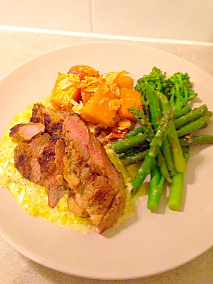 BBQ Lamb, creamed leeks, almond sesame roast pumpkin and sweet potato, asparagus green beans and broccolini|Chrisy Hillさん