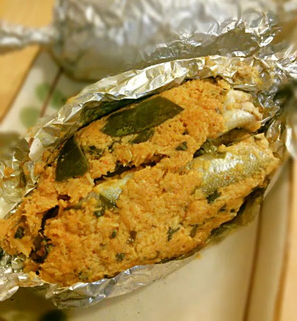 palai (steamed and grilled fish in coconut flakes with Indonesia spice)|RikaEmakAkbarKhawlaさん