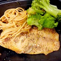 talapia, broccoli and wheat pasta|Bush Manさん