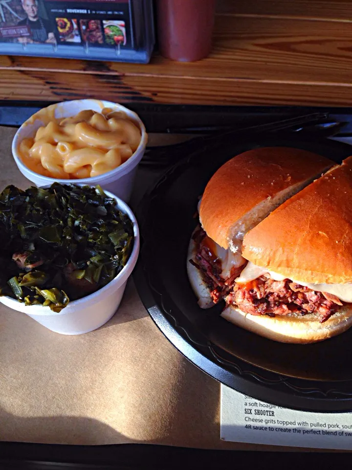 Snapdishの料理写真:Texas Destroyer
Tender smoked brisket, topped with onion rings, jalapeños and melted provolone cheese then smothered with 4R sauce.|Malcolm Spaceleeさん