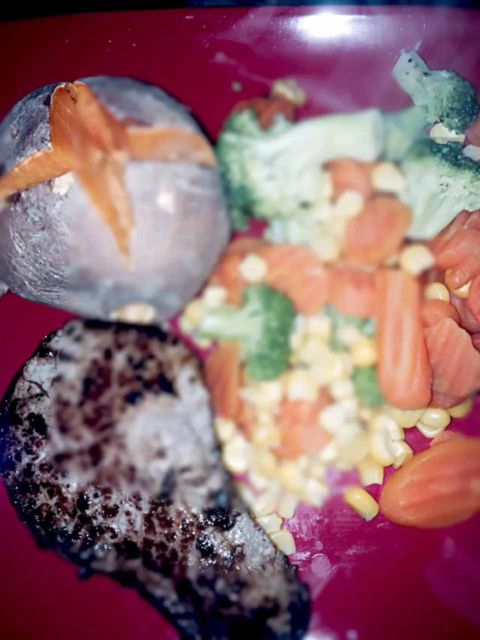 Snapdishの料理写真:Peppered steak medallion.. Baked sweet potato & mixed veg..|Debsさん