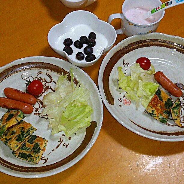 朝食
それと、豆腐の味噌汁も…|ふみぃさん