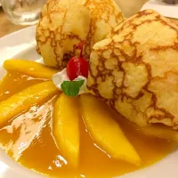 Snapdishの料理写真:Mango Crepe|Carlo Gundaさん