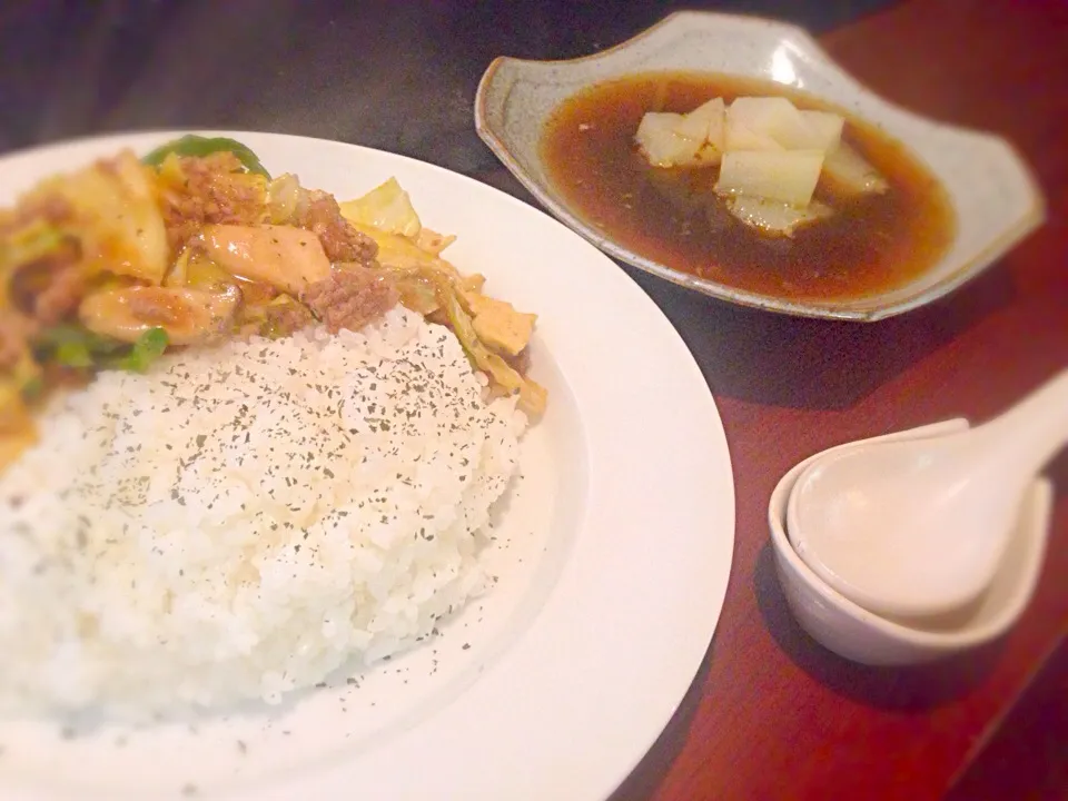 豚バラ甘煮丼とモズク大根炊き。|Rockyさん