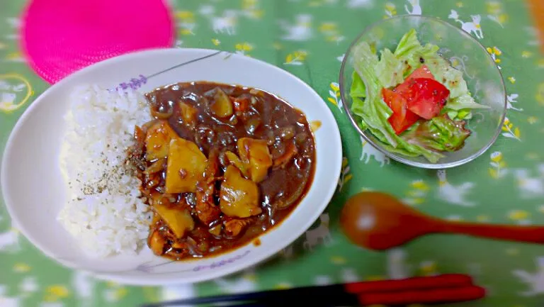 Snapdishの料理写真:ハヤシライスなのにじゃがいも入れちゃった(｡･ω･｡)|まどかさん