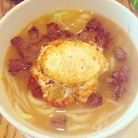 Ramen soup with beef and fried egg|Alena Karabinaさん