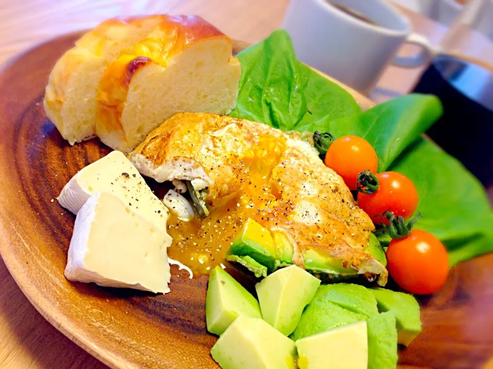 Fried egg in avocado！|ユキさん