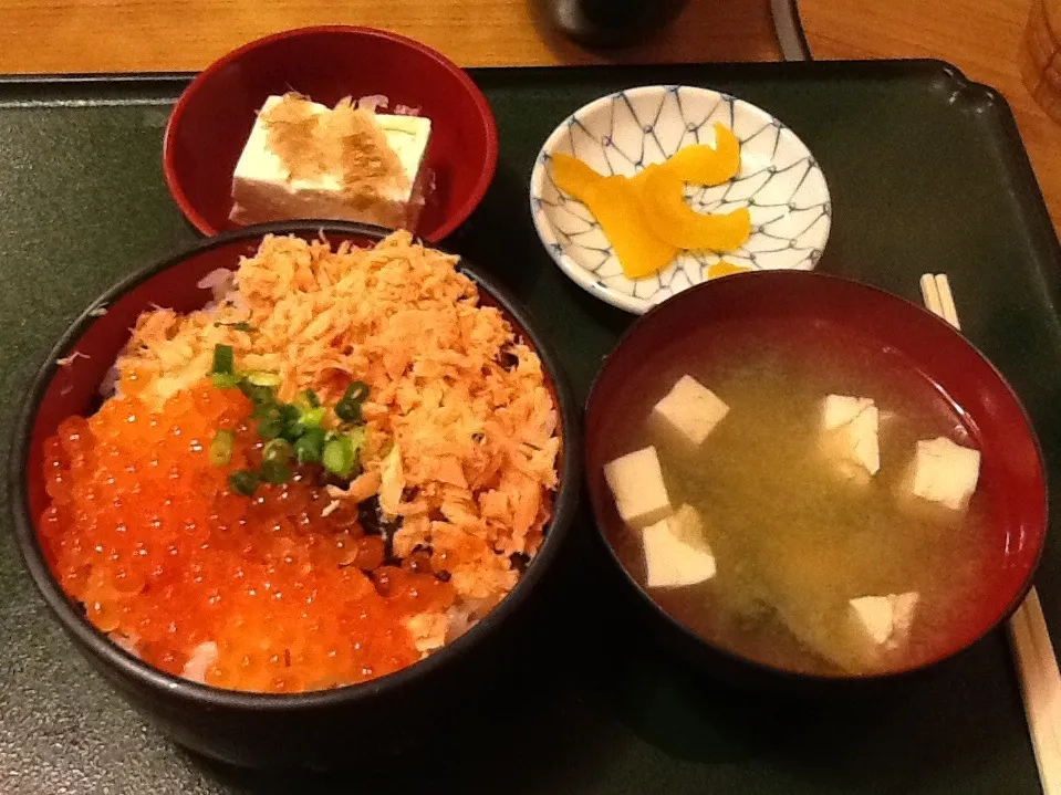 鮭といくら丼|さとう かおりさん