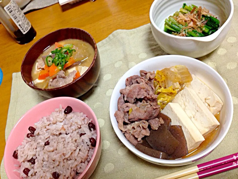 Snapdishの料理写真:今日のご飯・赤飯、肉豆腐、豚汁、ほうれん草のお浸し|Mari Taroumaruさん