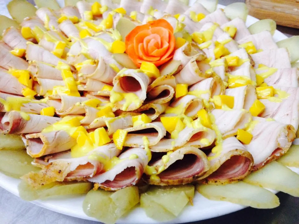 Snapdishの料理写真:Roasted porkloin with mango and pickles... :)|Jo Aquinoさん