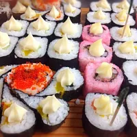 Snapdishの料理写真:Sushi/maki :)|Jo Aquinoさん