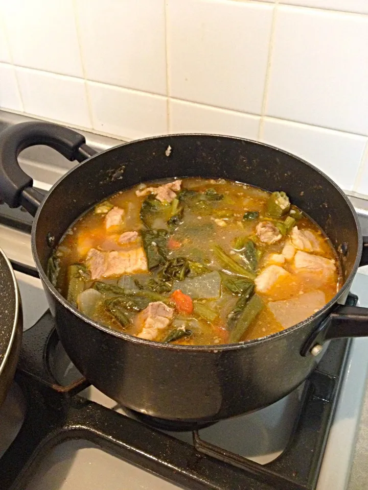 Philippine dish called "sinigang na baboy" 👍🍴|Mio Abeさん