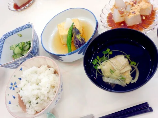 ごはん　揚げ出し豆腐　魚のすまし汁　酢の物　わらび餅|つなさん