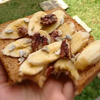 Banana Peanut Butter on a Toast|Ninta Fiusさん