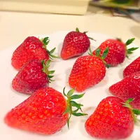 イチゴ🍓|Koji Kusanoさん