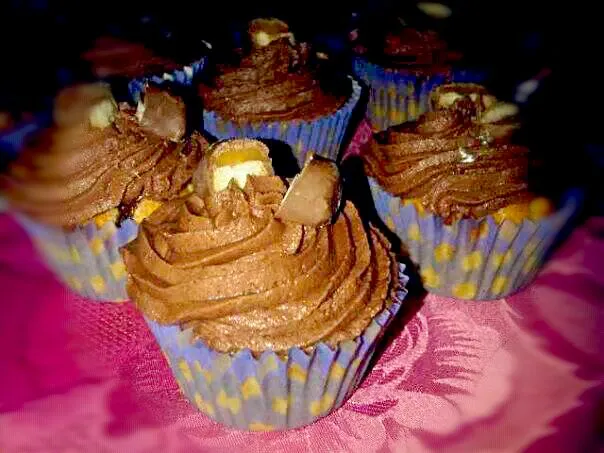 Twix cupcakes|Laura Quinn Hughesさん