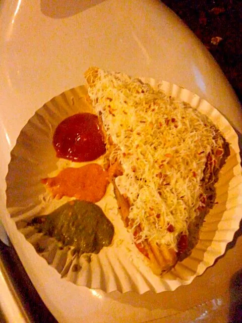 Cheese and Mayonnaise Veg Grilled Sandwich with three dips|Mahesh Guptaさん