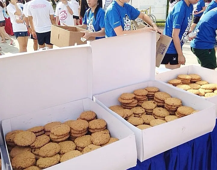 Snapdishの料理写真:Oatmeal raisin cookies at Terry Fox Run|hurul | 후룰さん