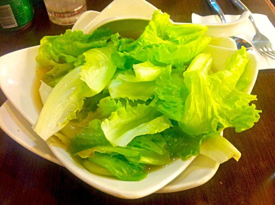 Steamed veggies served with beef sauce|skyblueさん