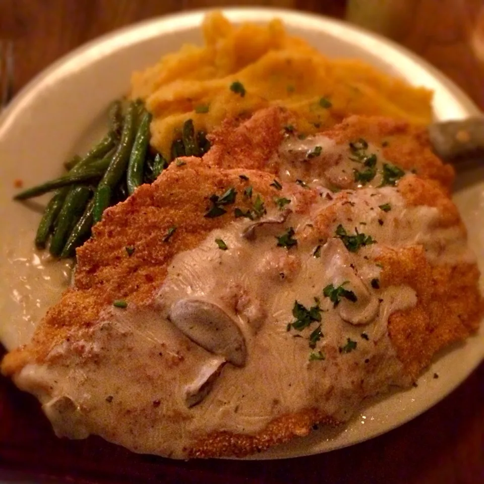 Snapdishの料理写真:Crispy Chicken Breast Creamy Shiitake Sauce w/Carrot Dill Mashed Potatoes & Roasted String Beans|Junya Tanakaさん