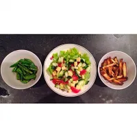 Snapdishの料理写真:Salad & chips|Tanya Sanadzeさん