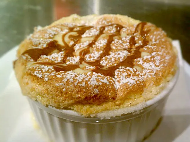 Grand Marnier souffle with vanilla Anglaise|Jiraphon Gさん