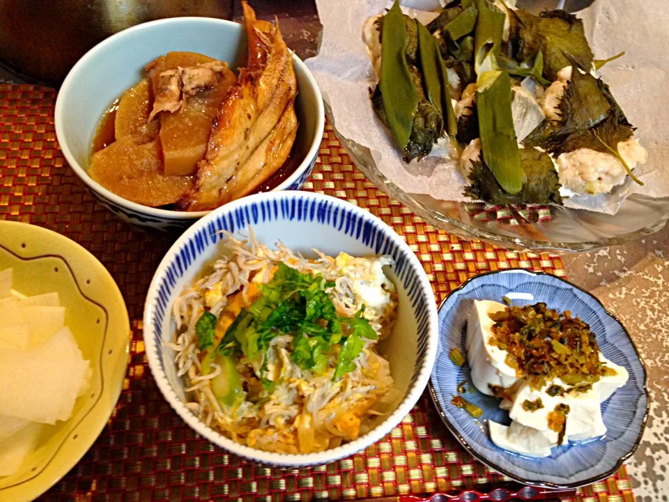 しらす柳川丼とブリ大根と蒸し鶏団子☆|まるいのさん