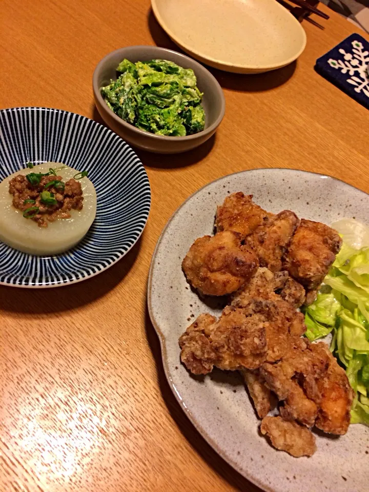 今日の晩御飯。竜田揚げ、ふろふき大根、菜の花のカラシマヨ和え|miyusunさん