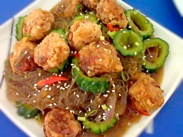 Rice Noodles & Fish Balls with Bitter Gourd|Dan Alfred Garcia Madriagaさん