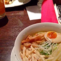 Snapdishの料理写真:六本木WorldStarCafeの塩鶏細切りそば|まさん