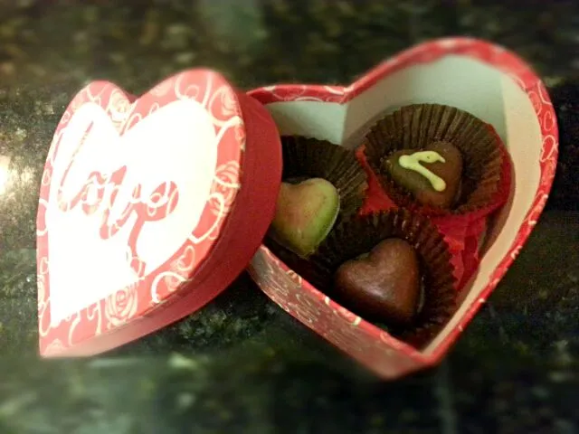 Valentines homemade godiva chocolate hearts|fionaさん