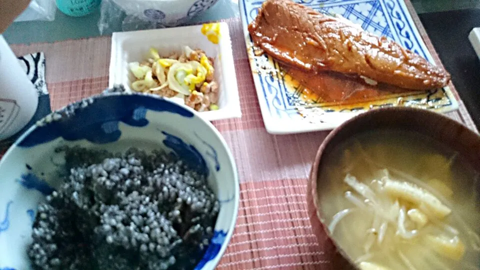 鯖の煮物＆納豆＆もやしの味噌汁|まぐろさん