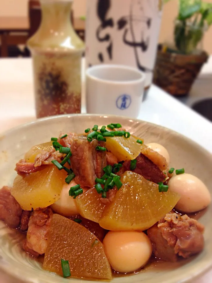 くららさんの✨大根と豚肉のこっくりオイスター煮✨と熱燗🍶|チョス ♪さん