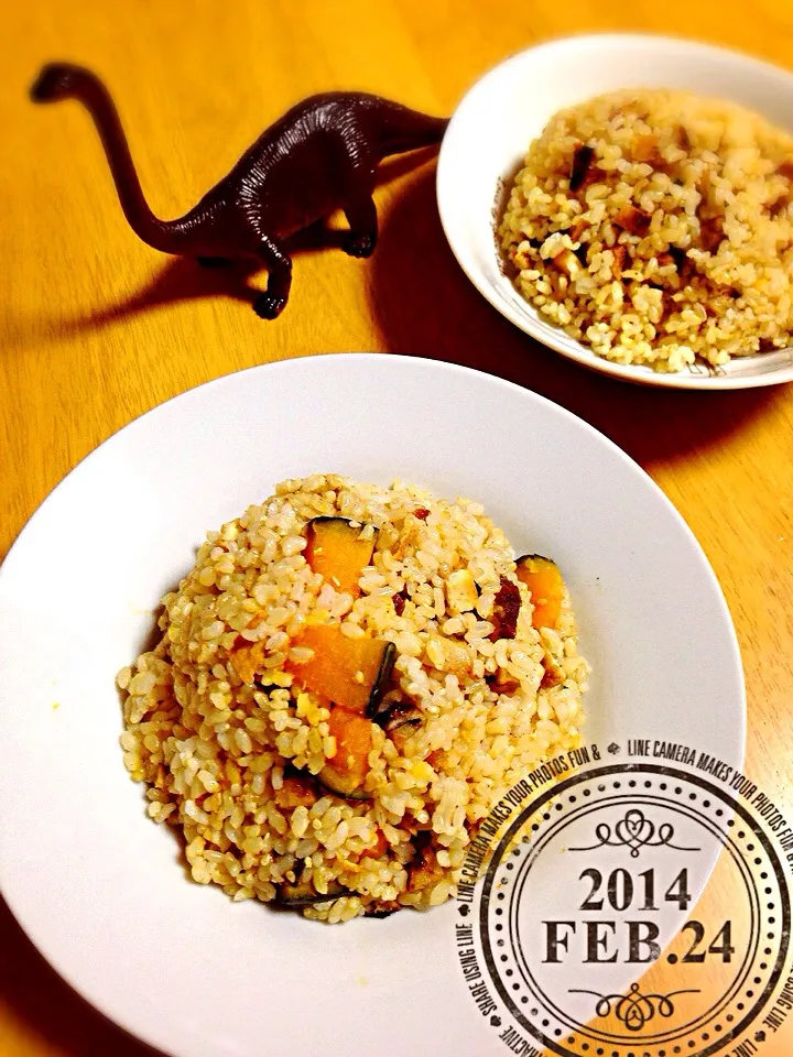 Snapdishの料理写真:かぼちゃの玄米炒飯 Fried rice of the unpolished rice with pumpkin|Misuzu(@misumisu0722 )さん