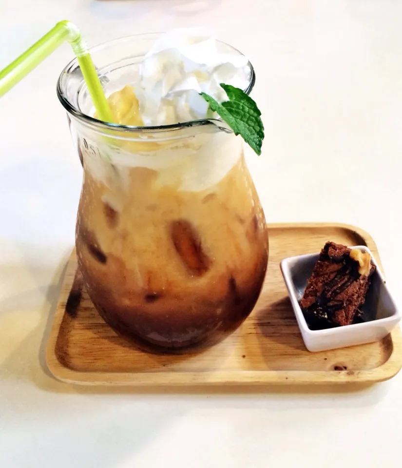 Banana affogado iced coffee|Mewlodyyさん