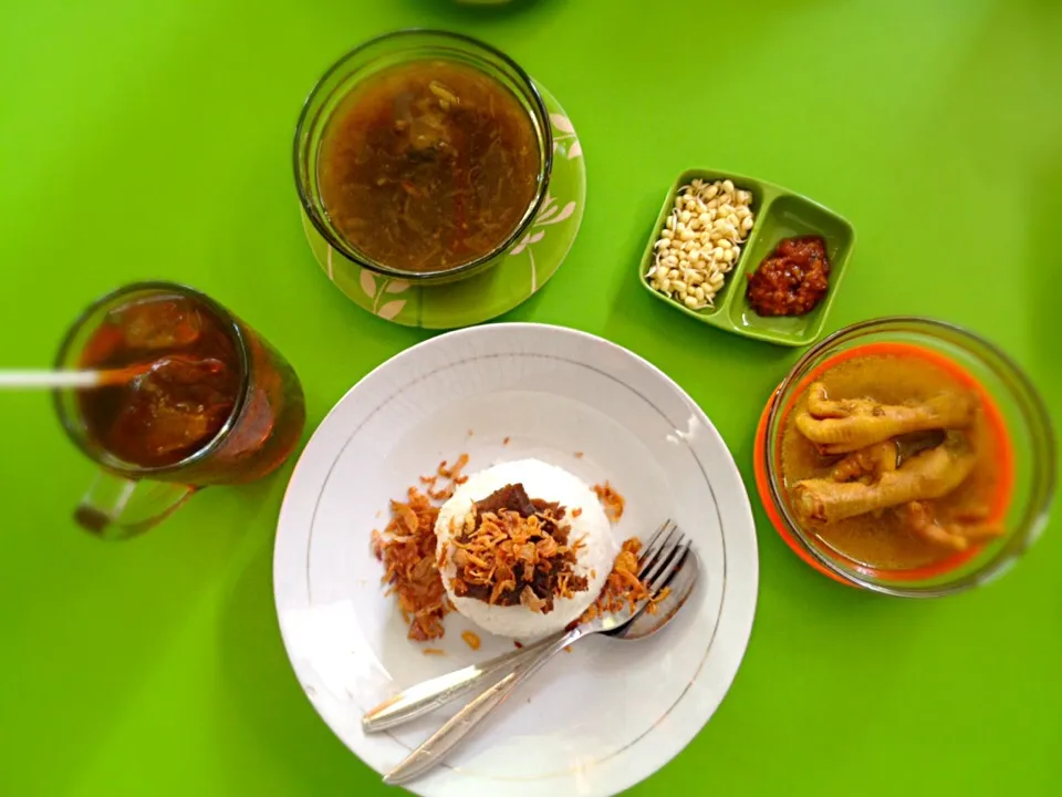 Rawon + Soto Ceker|Iwan Setiawanさん