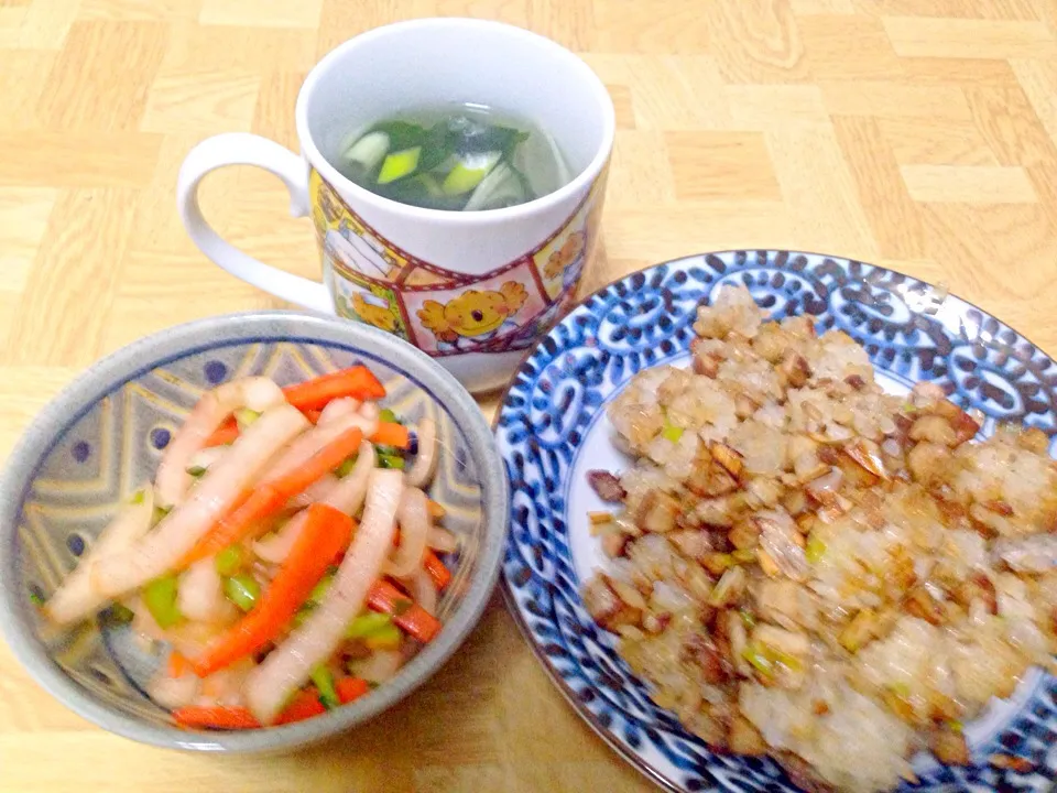 自家製焼豚の醤油焼き飯・根菜のキムチ・わかめとネギの生姜胡椒スープ|Tarou  Masayukiさん