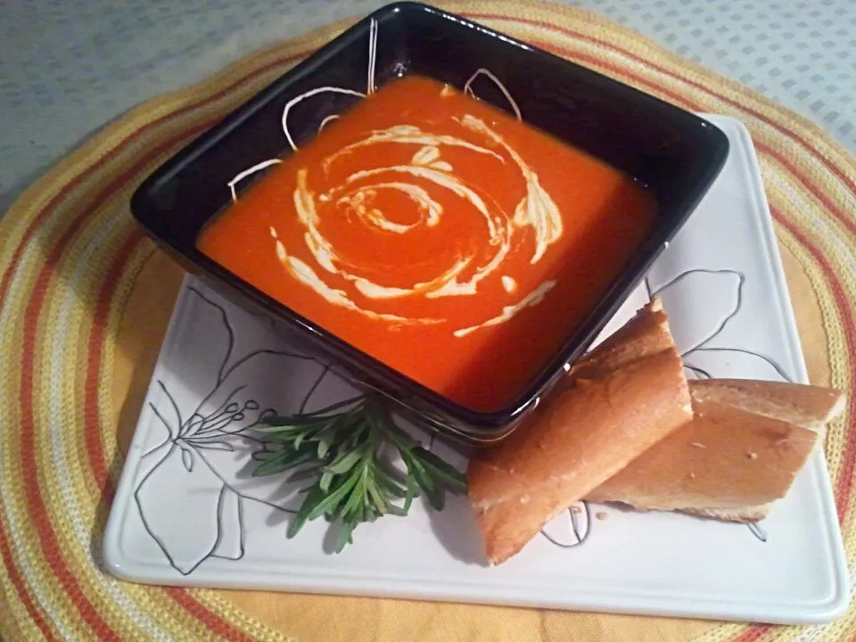 Snapdishの料理写真:Roasted red bell pepper soup with jalapeno creme fraiche!|Stacy Dowさん