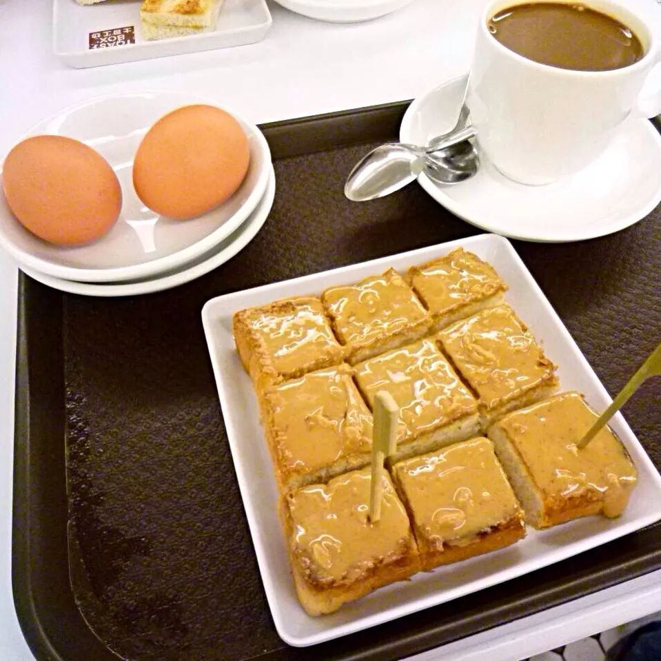 Peanuts toast, Soft boiled egg, Coffee|maixx ใหม่さん