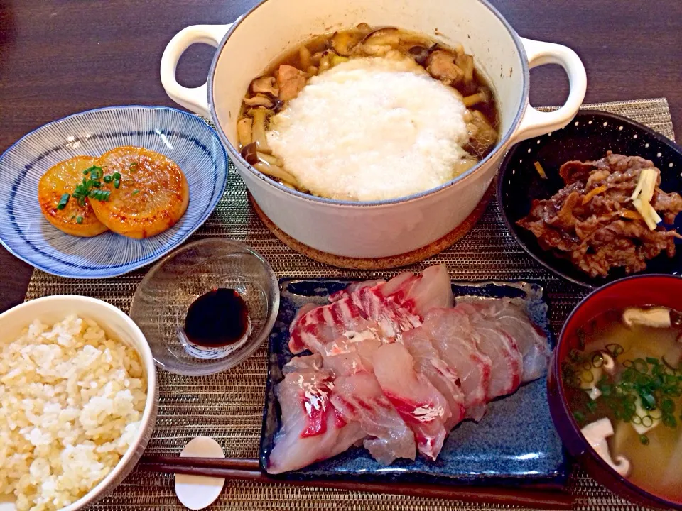 チヌの刺身   大根ステーキ   キノコ鍋   牛肉の生姜焼き   具沢山の味噌汁|NAKATAさん