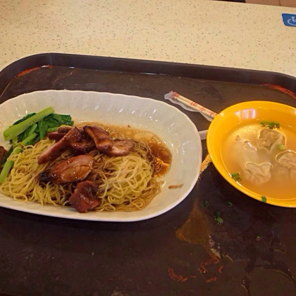 Snapdishの料理写真:Wanton mee|maixx ใหม่さん