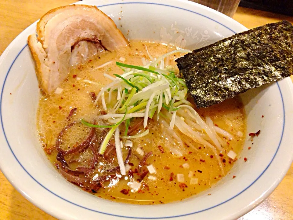 らーめん房とりとんにて『とんこつラーメン』|きょろりんさん