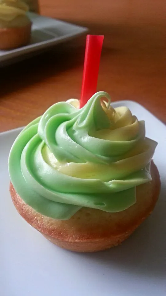 7up Pound Cupcakes|Melissa Marie Hallさん