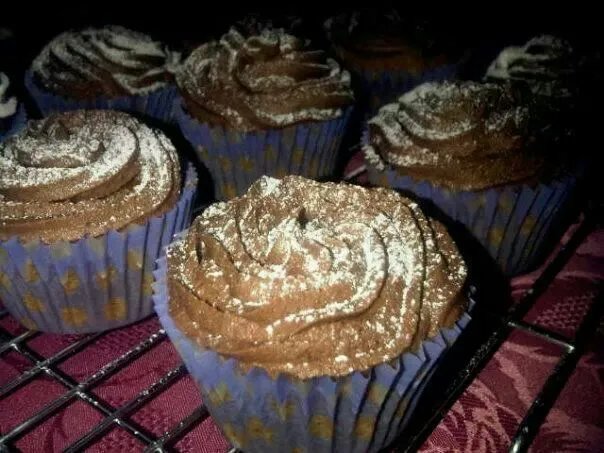 Chocolate Cappuccino Cupcakes|Laura Quinn Hughesさん