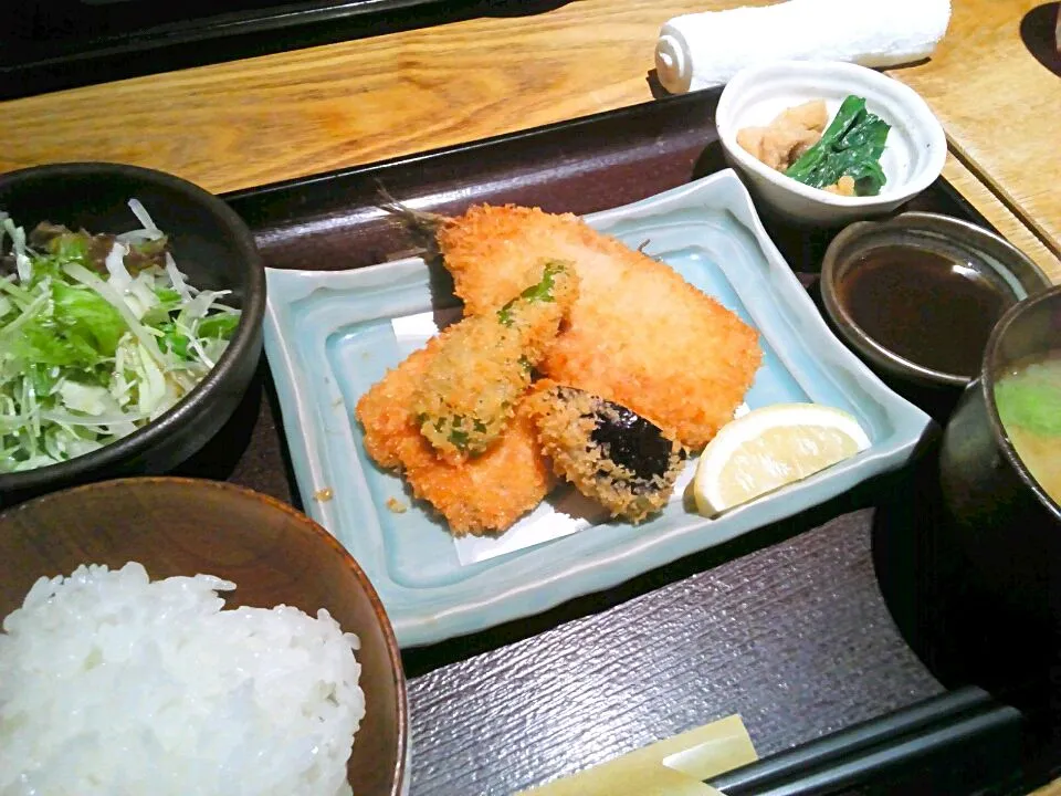 西新橋・たけとらのアジフライ定食|すーさん