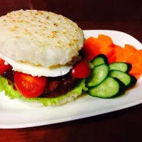 Snapdishの料理写真:Rice burger with egg 🍚🍔🍳|ashtongurlさん