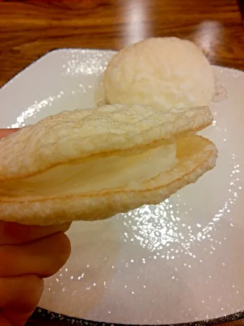 icecream in rice snack|Yumiさん